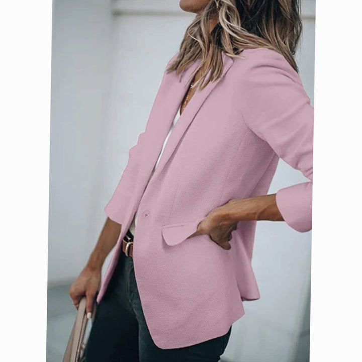 Chaqueta blazer mujer abierta, ideal para estilo oficina y looks smart casual.