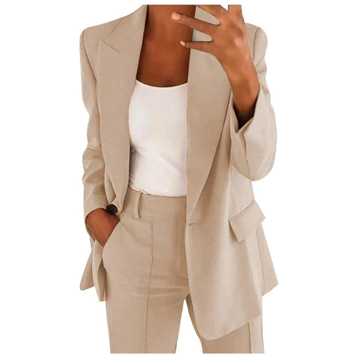 Conjunto elegante de blazer y pantalón liso para mujer, ideal para oficina o eventos formales.