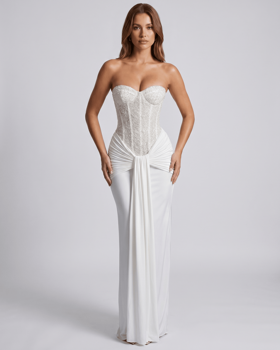 Vestido maxi de noche elegante para mujer con corsé, ideal para fiesta o gala.