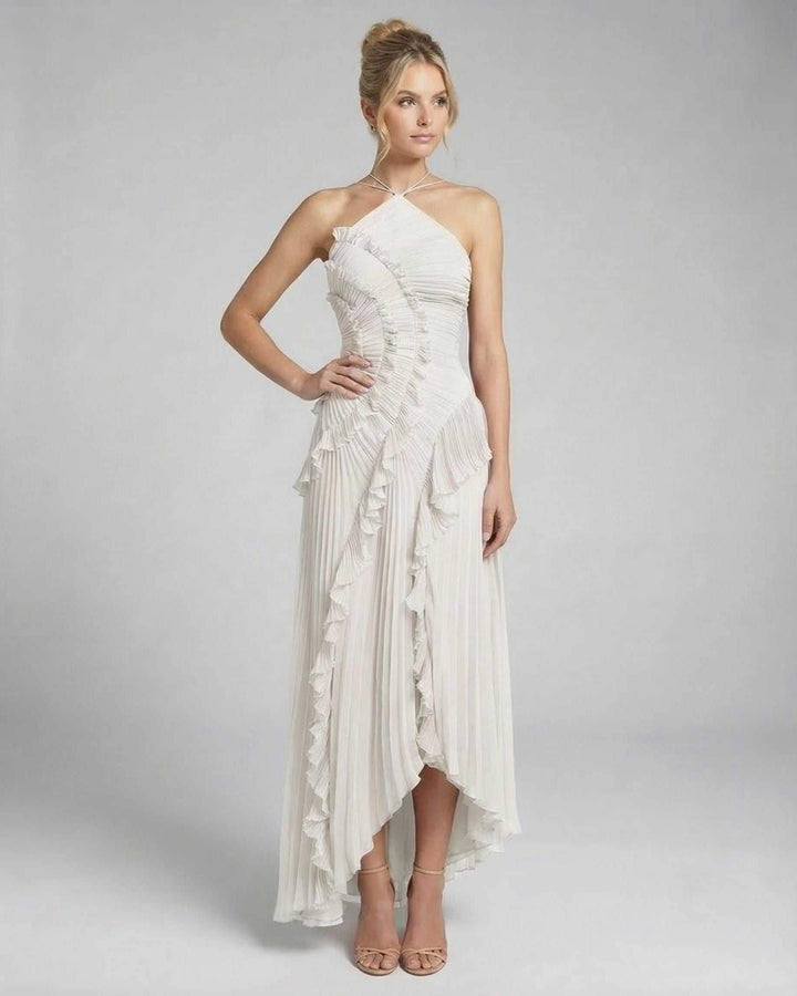 Maxi vestido marfil para mujer, cuello halter, diseño elegante y moderno.