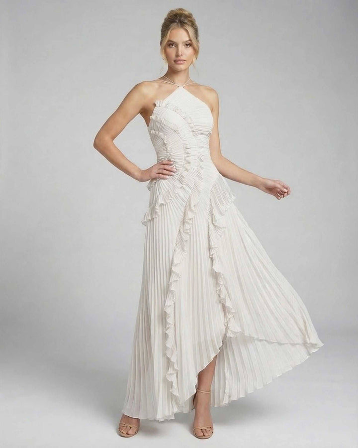Vestido de fiesta marfil tipo maxi halter, moda femenina, estilo sofisticado.