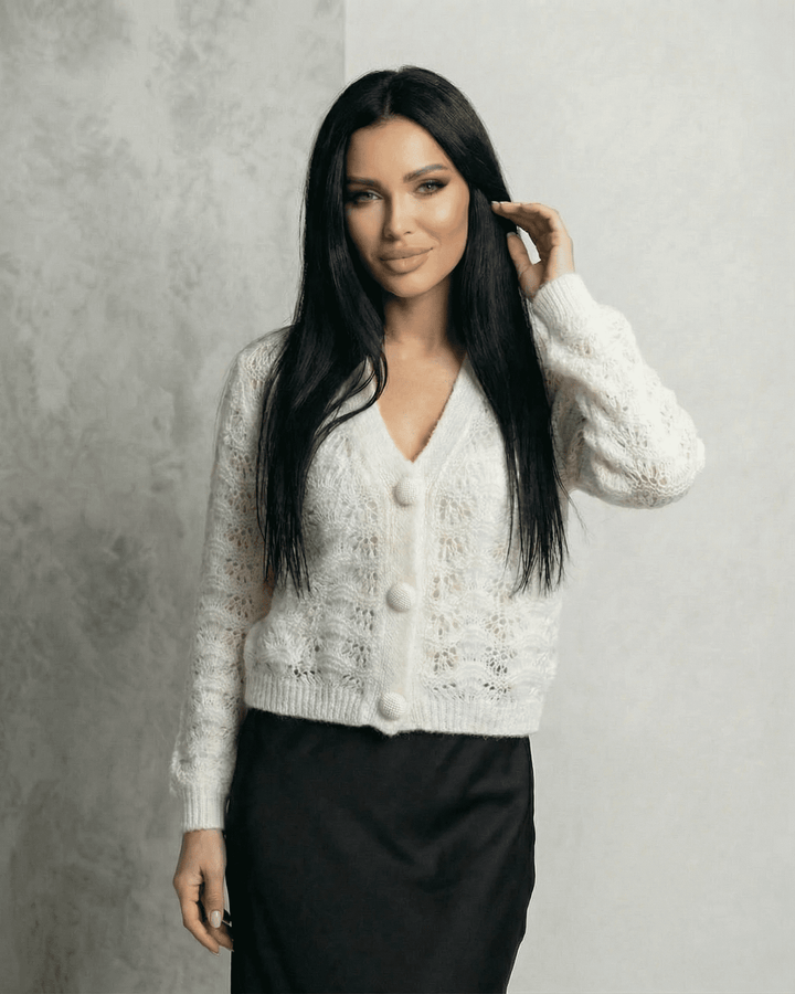 Cardigan elegante de mujer con detalle de encaje, cuello en V. Versátil para outfits casuales y de oficina.