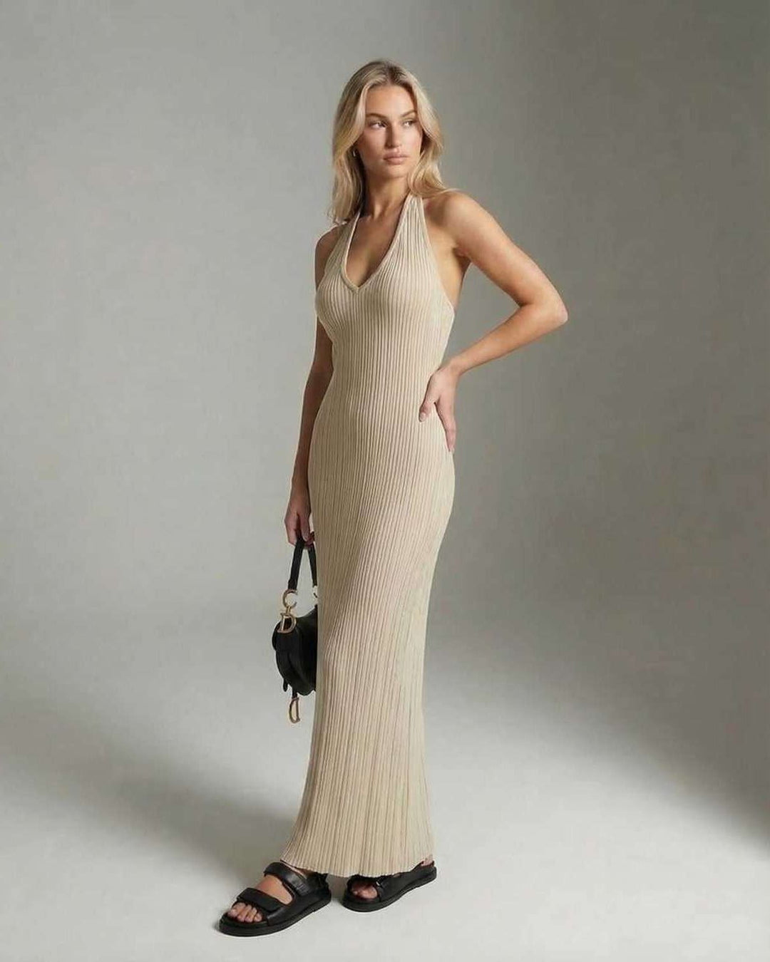 Vestido maxi Serena para mujer, largo tobillo, escote V. Estilo elegante sin mangas, ideal para fiesta o noche de verano.