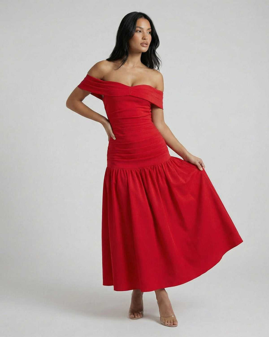 Vestido rojo midi para mujer, con hombros descubiertos. Ropa de fiesta elegante y de moda.