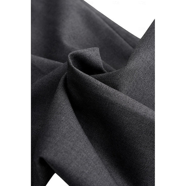 Moda masculina: traje formal slim fit con detalles de satén para novio.