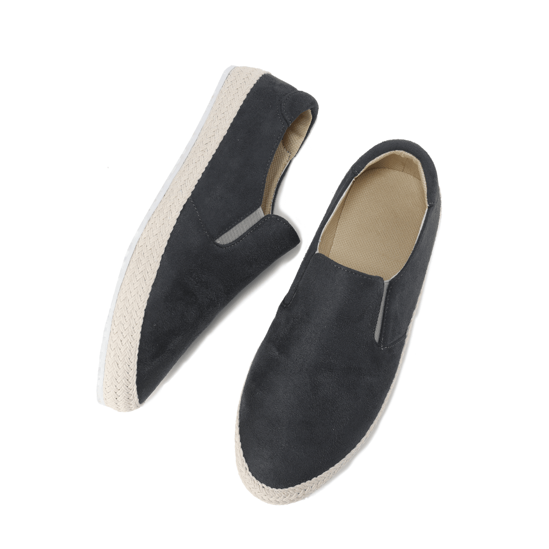 Zapatos de ante para hombre, diseño urbano elegante y cómodo. Calzado versátil que combina estilo y confort.