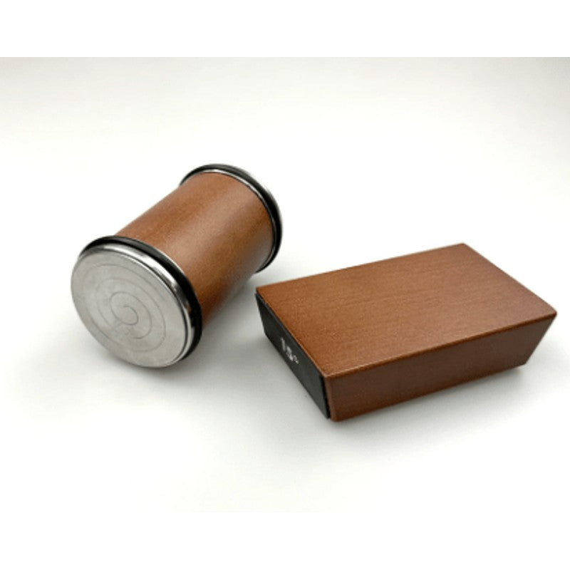 Afilador portátil con guía magnética para cuchillos de camping y exterior. Afilado rápido y eficaz.