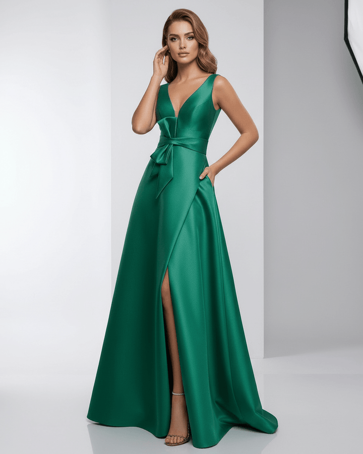 Vestido blanco formal de mujer, maxi largo y elegante. Ideal para noche, galas y eventos especiales.