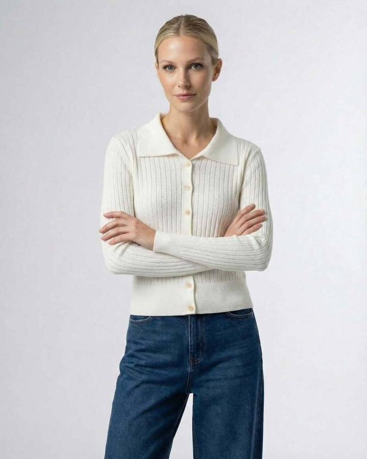 Cardigan Sienna blanco para mujer con botones, estilo elegante y manga larga. Ideal para otoño.
