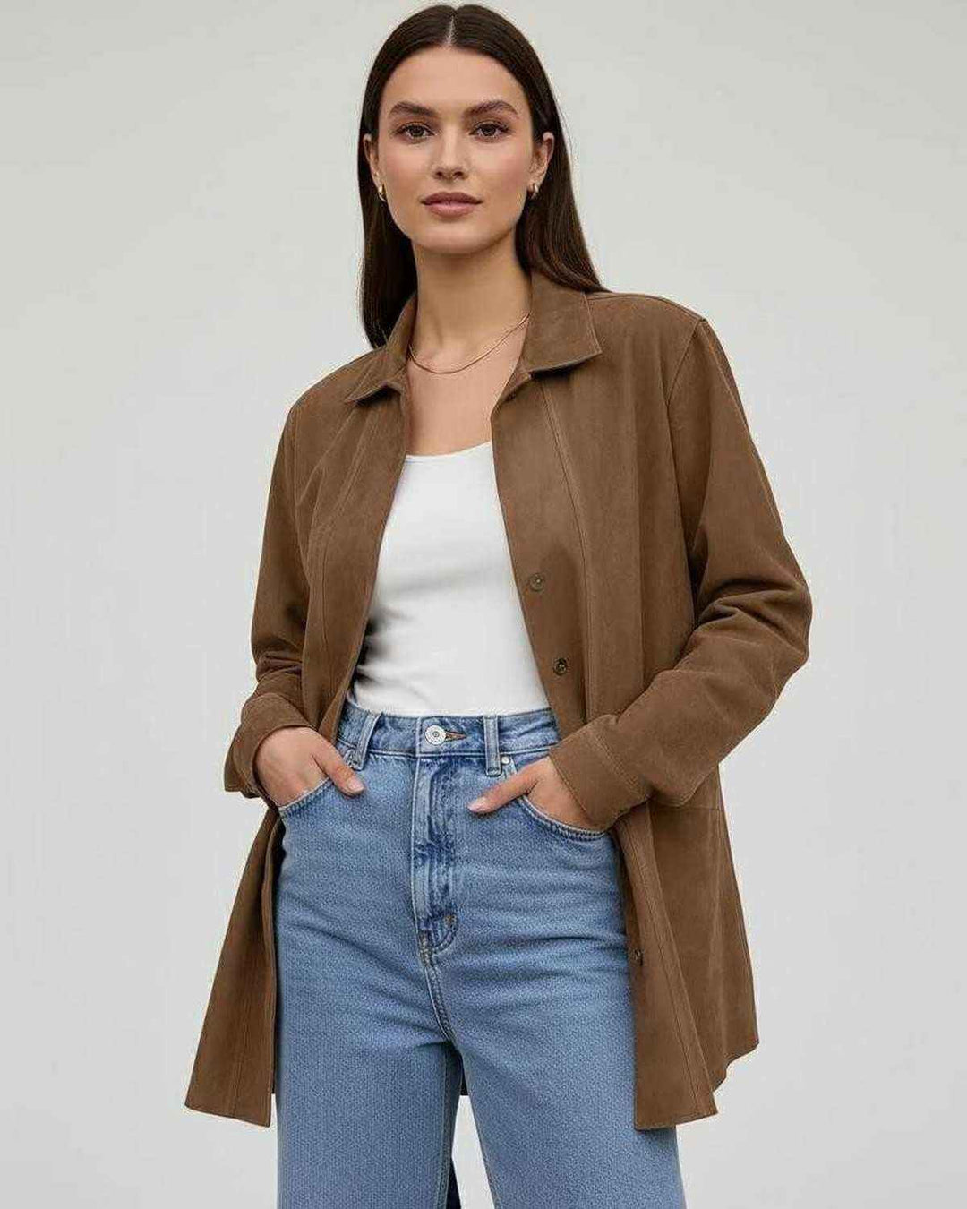 Chaqueta Sienna oversize blanca para mujer, moda de otoño, estilo moderno y elegante, con botones frontales.