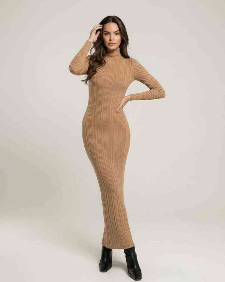 Vestido de mujer, modelo Sienna, color beige acanalado. Estilo elegante y versátil para otoño e invierno.