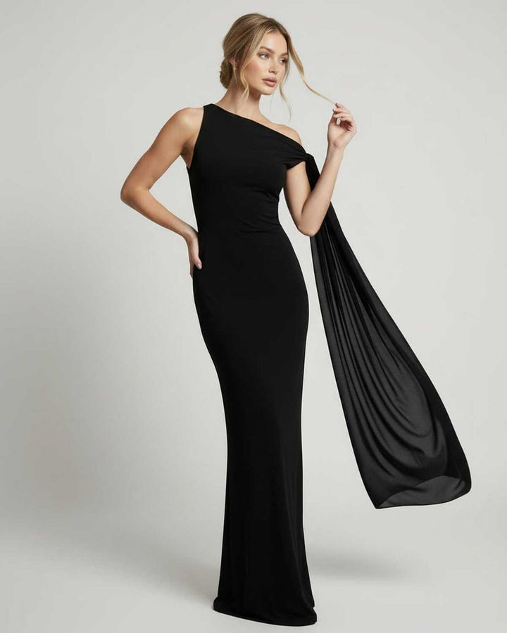Elegante vestido formal maxi negro de mujer con detalle de un hombro, perfecto para fiestas y eventos sofisticados.