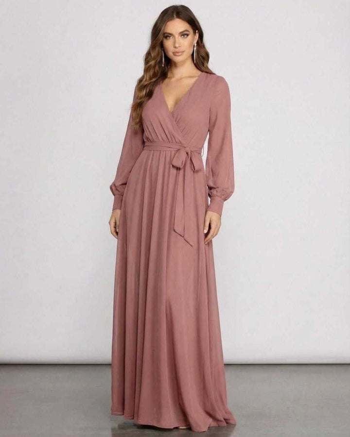 Vestido Maxi elegante rosa empolvado para mujer, estilo fluido, perfecto para bodas o eventos de noche.