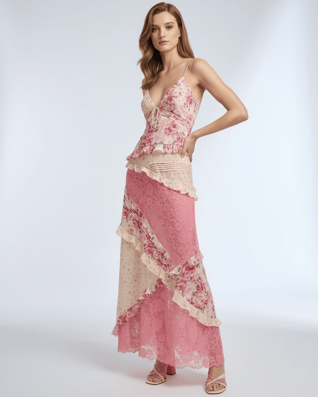 Vestido maxi floral para mujer, versátil para verano, con escote V, volantes y estilo romántico.