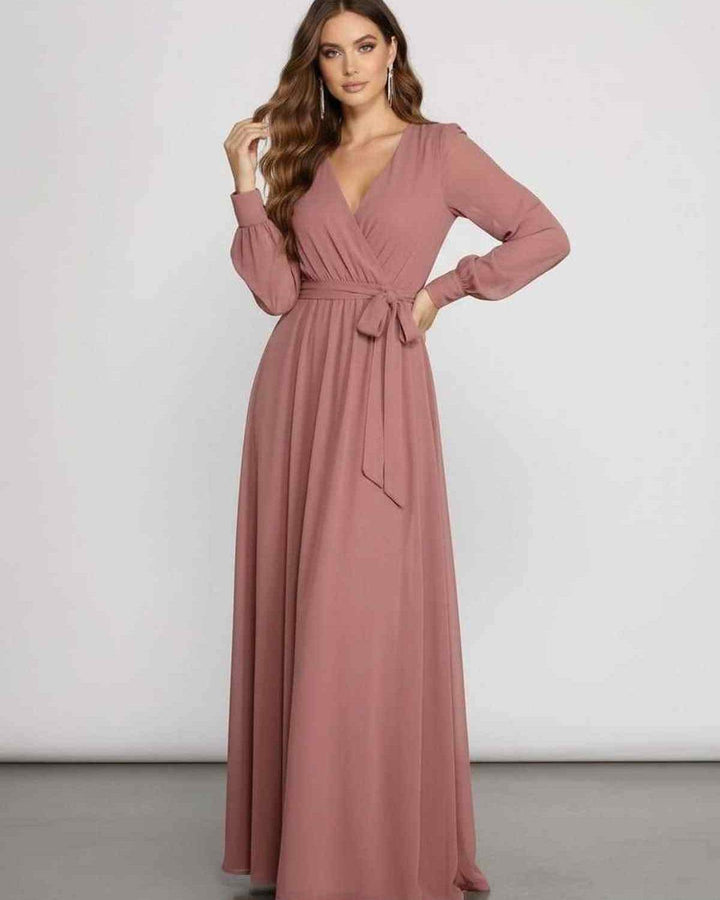 Sofisticado vestido maxi formal A-Line en rosa empolvado, con manga larga, perfecto para eventos elegantes.