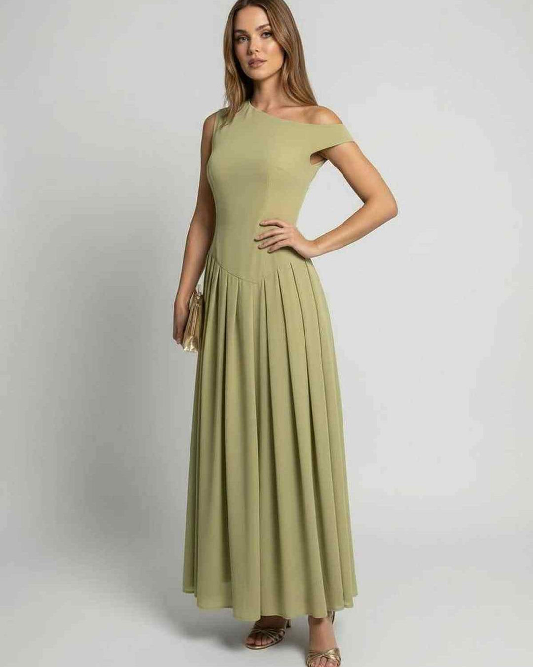 Vestido verde salvia maxi, fluido y elegante, perfecto para bodas, fiestas o cualquier evento especial de mujer.