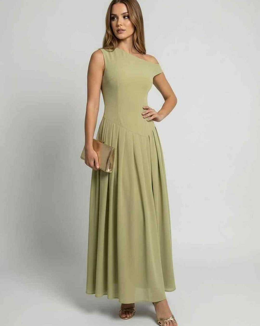 Elegante vestido formal verde salvia para mujer, diseño asimétrico de un hombro, ideal para noche.
