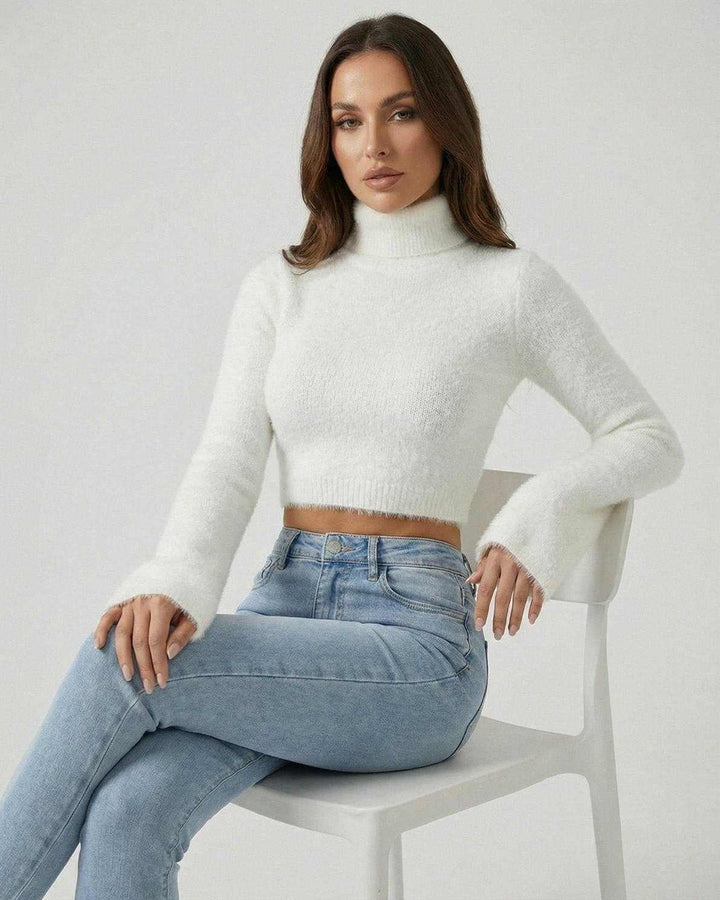 Suéter blanco de cuello alto para mujer, que ofrece elegancia y comodidad diaria, perfecto para otoño e invierno.