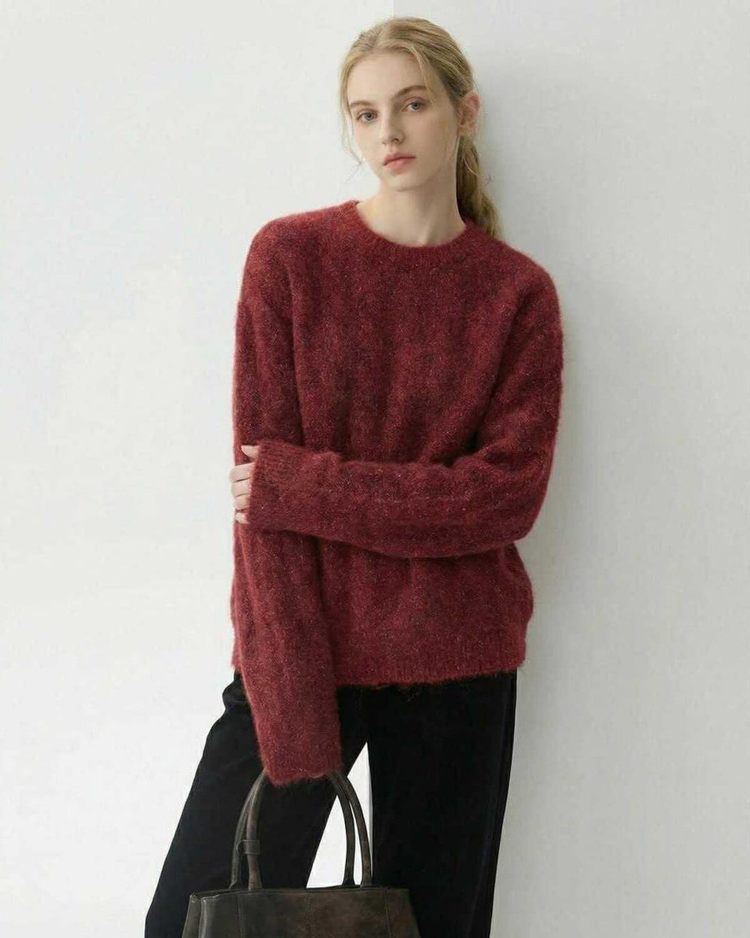 Suéter blanco Sienna para mujer, elegante y cómodo, ideal para moda de otoño e invierno.