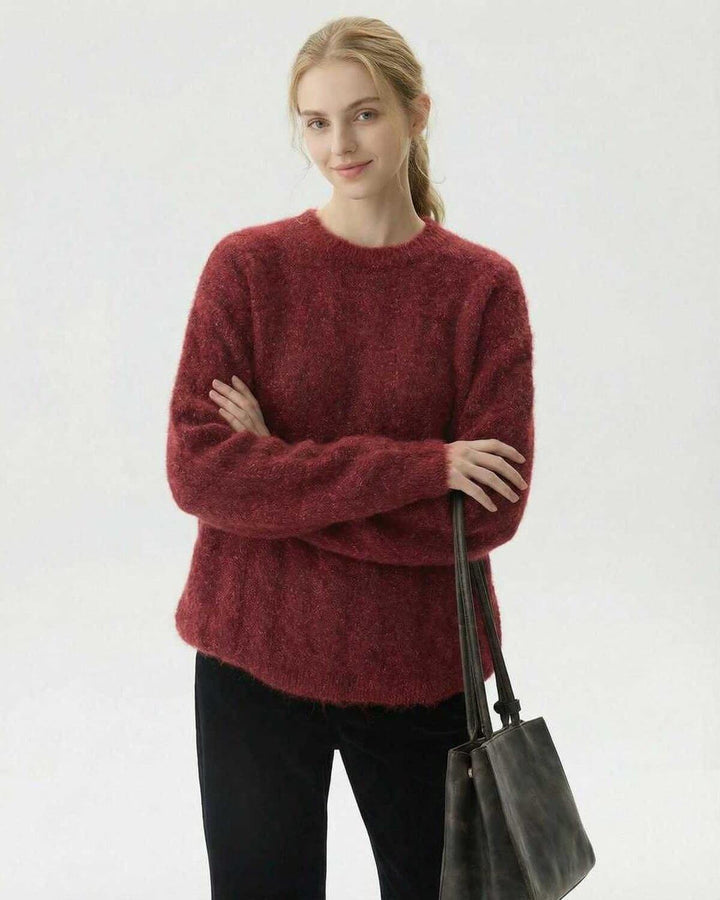 Cómodo suéter pullover blanco Sienna para mujer, ideal para los días fríos de otoño e invierno.