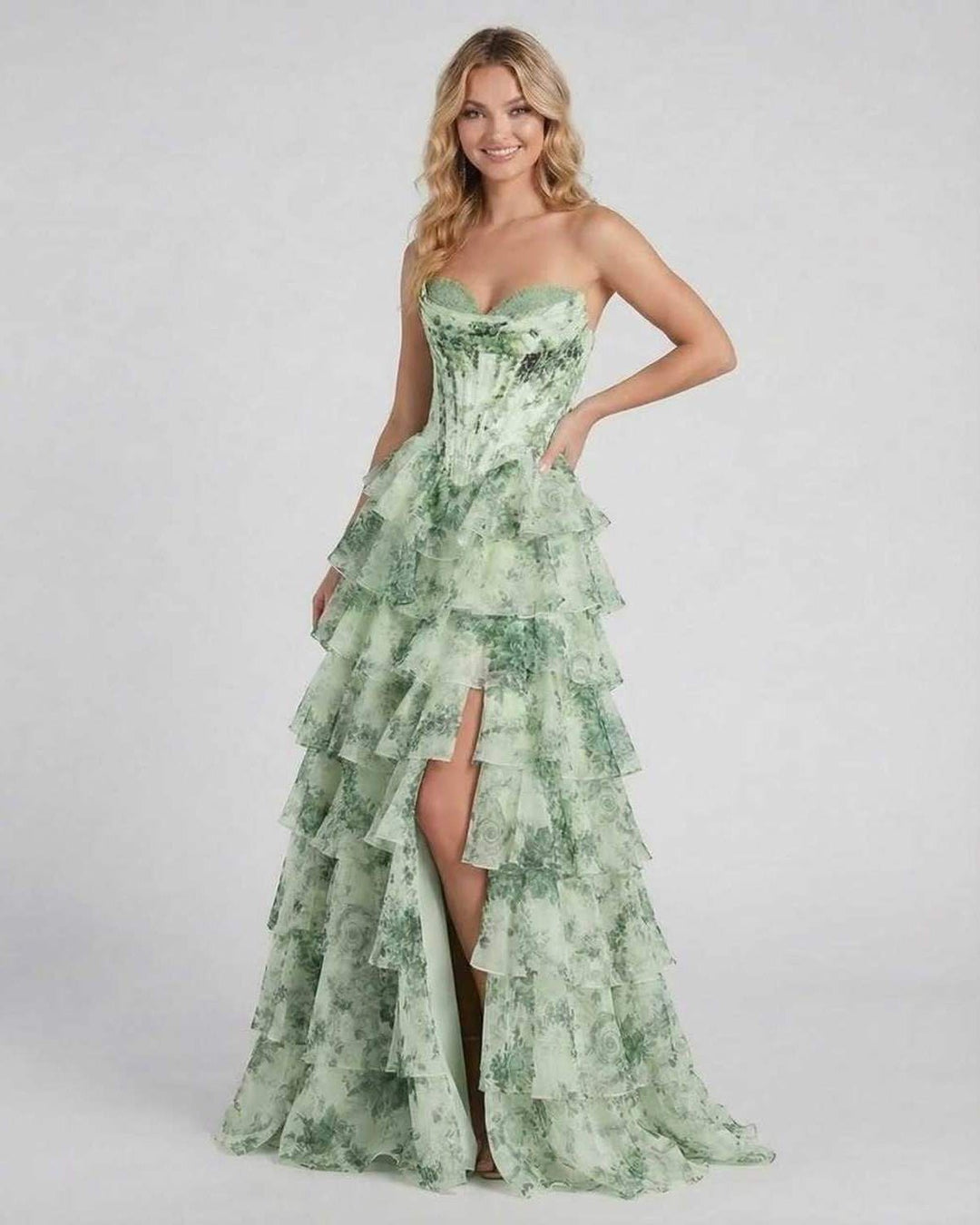 Vestido maxi verde floral para mujer, estilo elegante, perfecto para bodas, graduaciones y fiestas de noche.