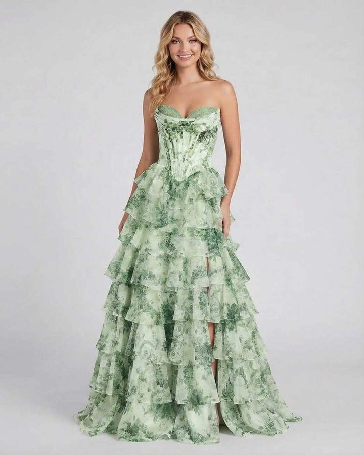 Vestido maxi floral verde elegante para mujer, perfecto para eventos formales de primavera o verano.