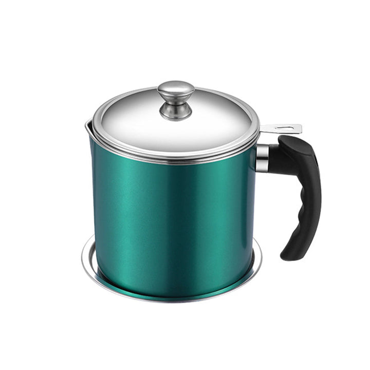 Recipiente de acero inoxidable duradero con colador de grasa para reutilizar aceite de cocina usado.