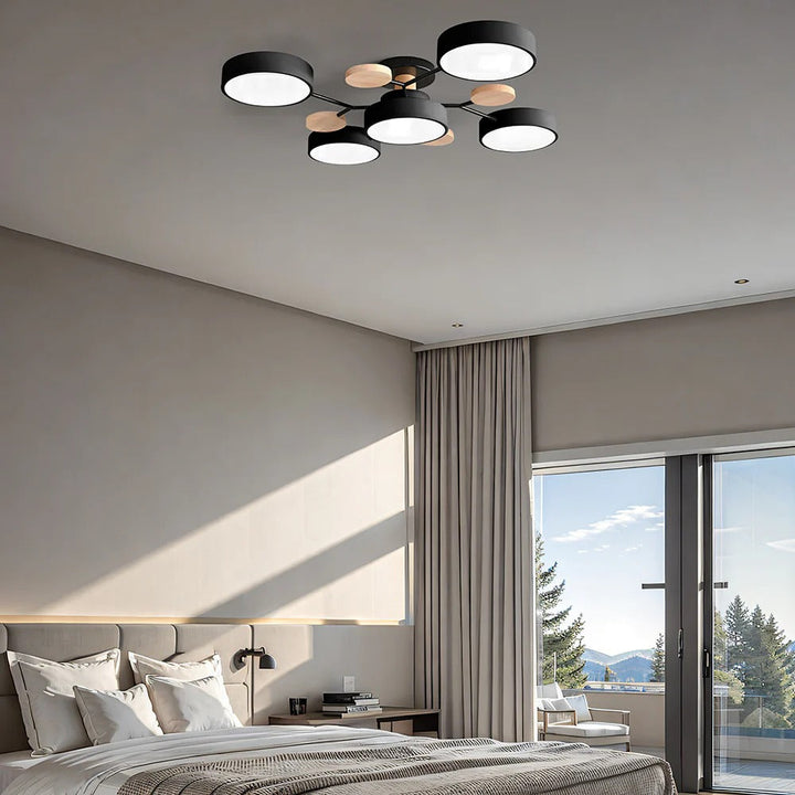 Luz de techo LED Halo, con acabados de alta calidad para un estilo duradero.
