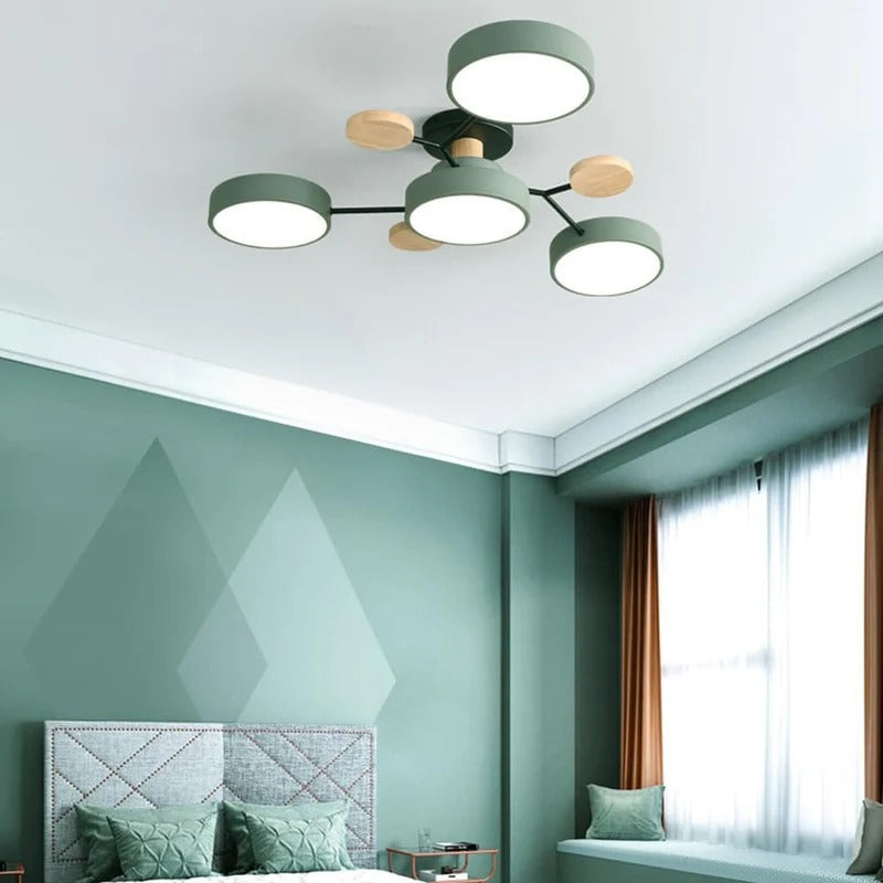 Luz de techo LED Halo, perfecta para crear una atmósfera cálida y luminosa.