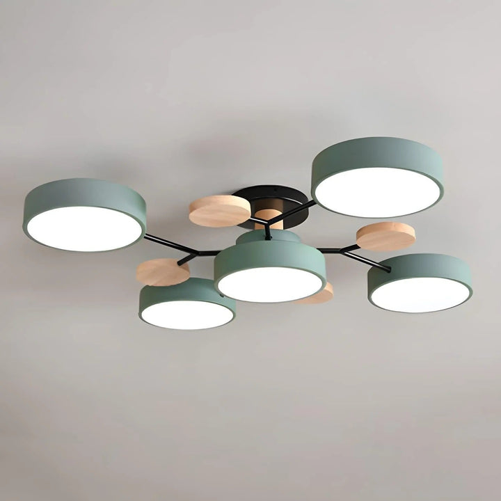 Luz de techo LED Halo, adaptable a diversos tamaños de habitaciones.