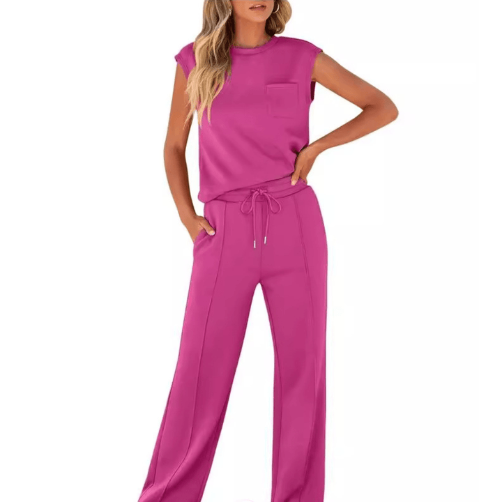 Chándal elegante para mujer. Conjunto deportivo de salón cómodo, ideal para un look relajado y moda femenina.