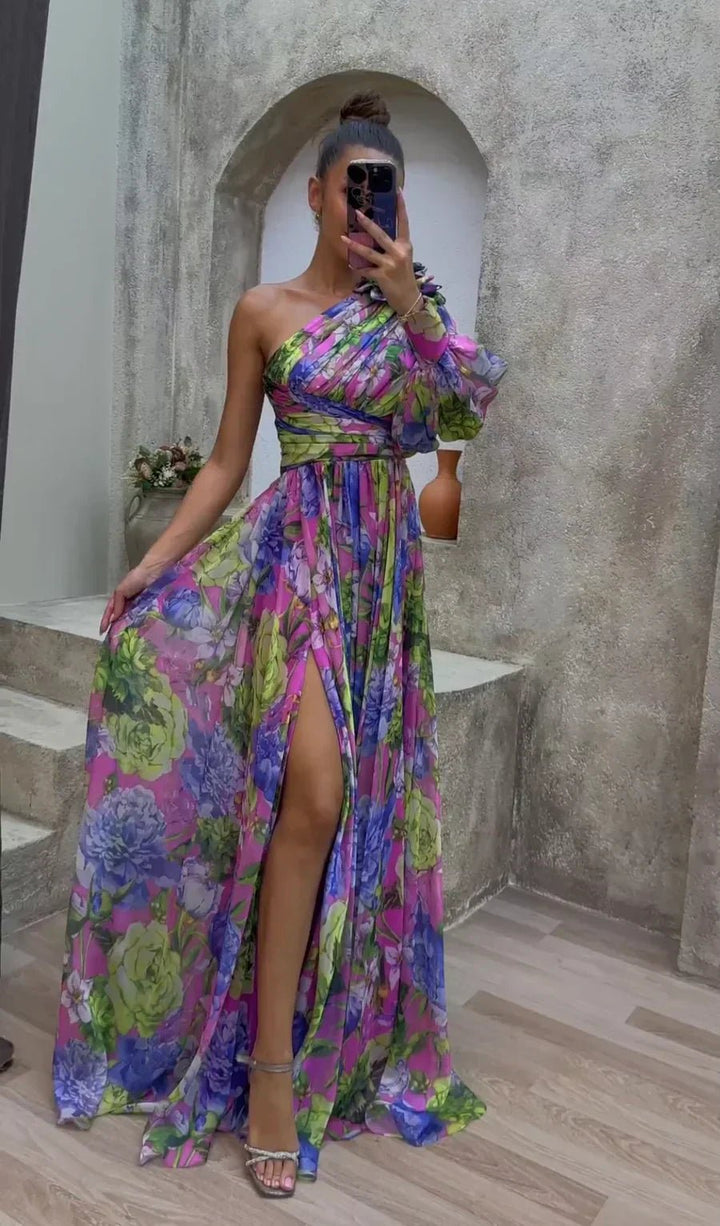 Vestido maxi de verano fresco para mujer, con hombro descubierto. Comodidad y moda femenina estival.