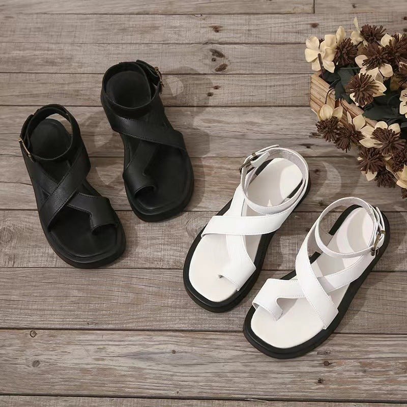 Sandalias de plataforma Sofia para mujer con punta abierta y tiras cruzadas. Calzado de moda y cómodo para el verano.