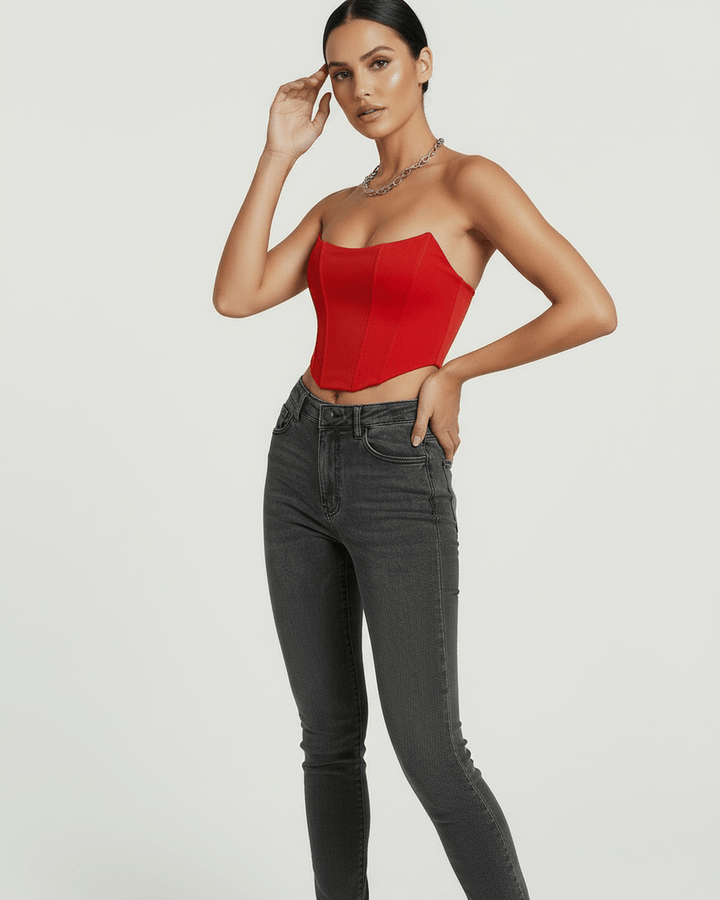 Top corsé Solara rojo sin tirantes, estructurado. Realza la figura con glamour y estilo para mujer.