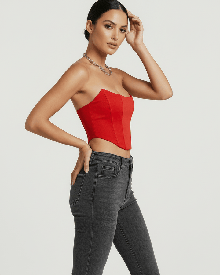 Top corsé Solara rojo de mujer con glamour. Diseño estructurado y sin tirantes para un estilo de noche.