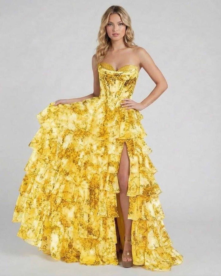 Vestido maxi floral amarillo de mujer, diseño elegante, ideal para eventos de fiesta y celebraciones.