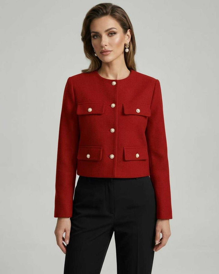 Chaqueta corta Soleil roja vibrante para mujer con botones dorados, estilo chic y elegante.