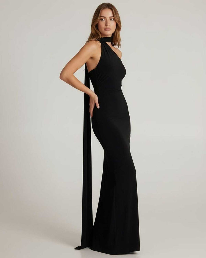 Vestido maxi negro Solene de mujer. Cuello halter, estilo elegante y formal para noche, coctel y fiestas.