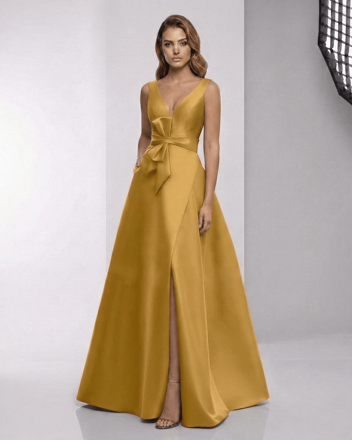 Vestido maxi blanco elegante Solenne Fluye para mujer, ideal para fiesta de gala u ocasión formal.