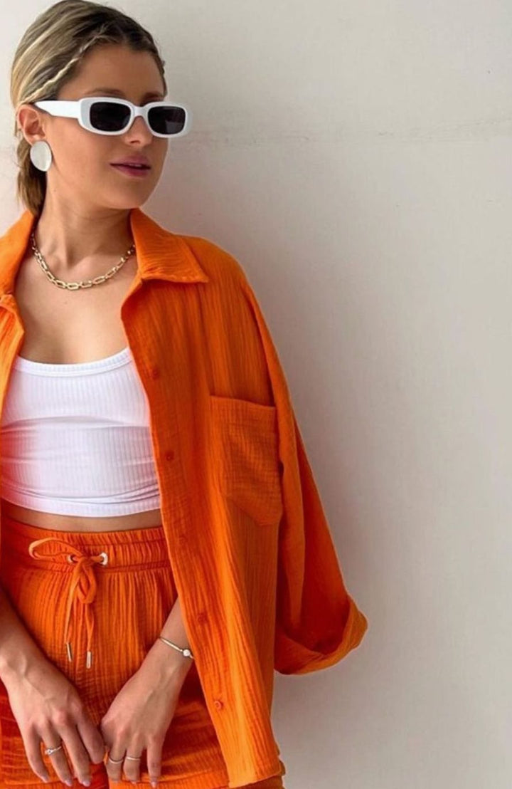 Ropa de verano: conjunto de dos piezas oversize para mujer, camisa y shorts cómodos para la playa.