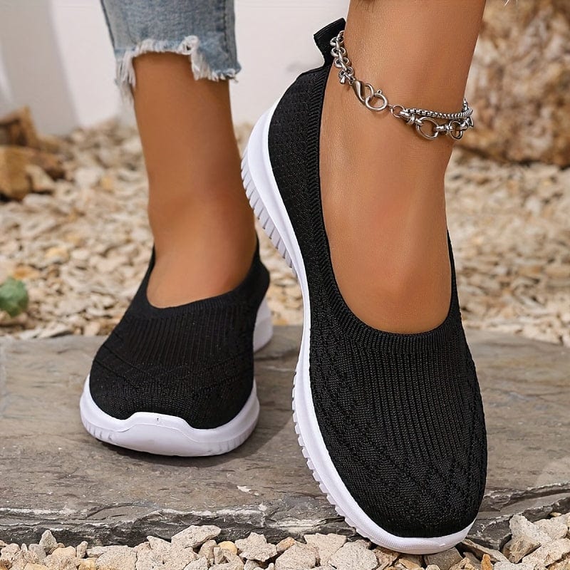 Zapatillas mujer slip-on cómodas y transpirables. Calzado ligero con suela flexible para caminar y uso diario.
