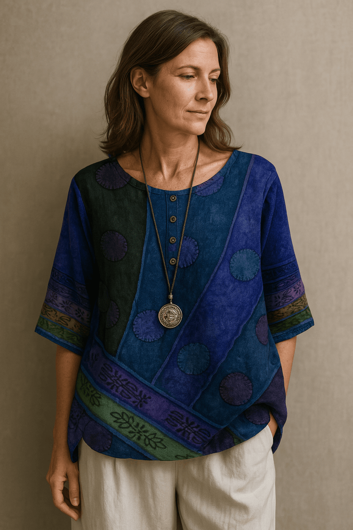 Blusa bohemia retro holgada para mujer, estilo casual de verano. Estampado único, diseño vibrante.