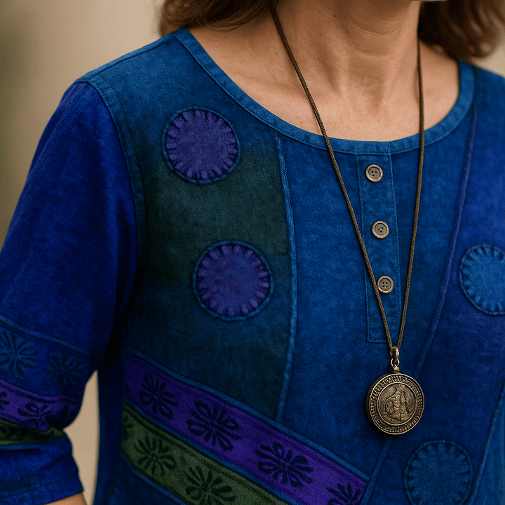 Blusa colorida con estampado bohemio floral para mujer. Estilo retro holgado, perfecta para verano casual.