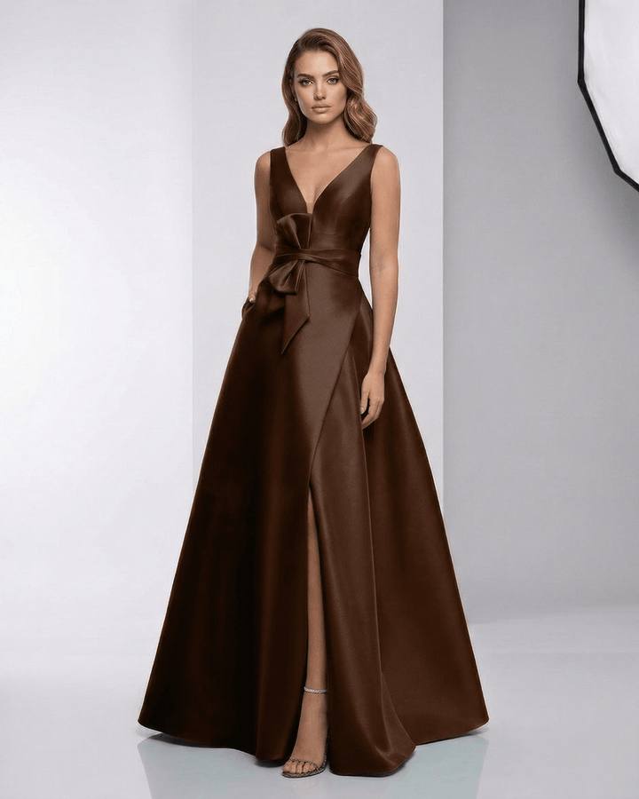 Vestido maxi de noche satinado para mujer, elegante y glamuroso, ideal para fiestas y eventos formales.
