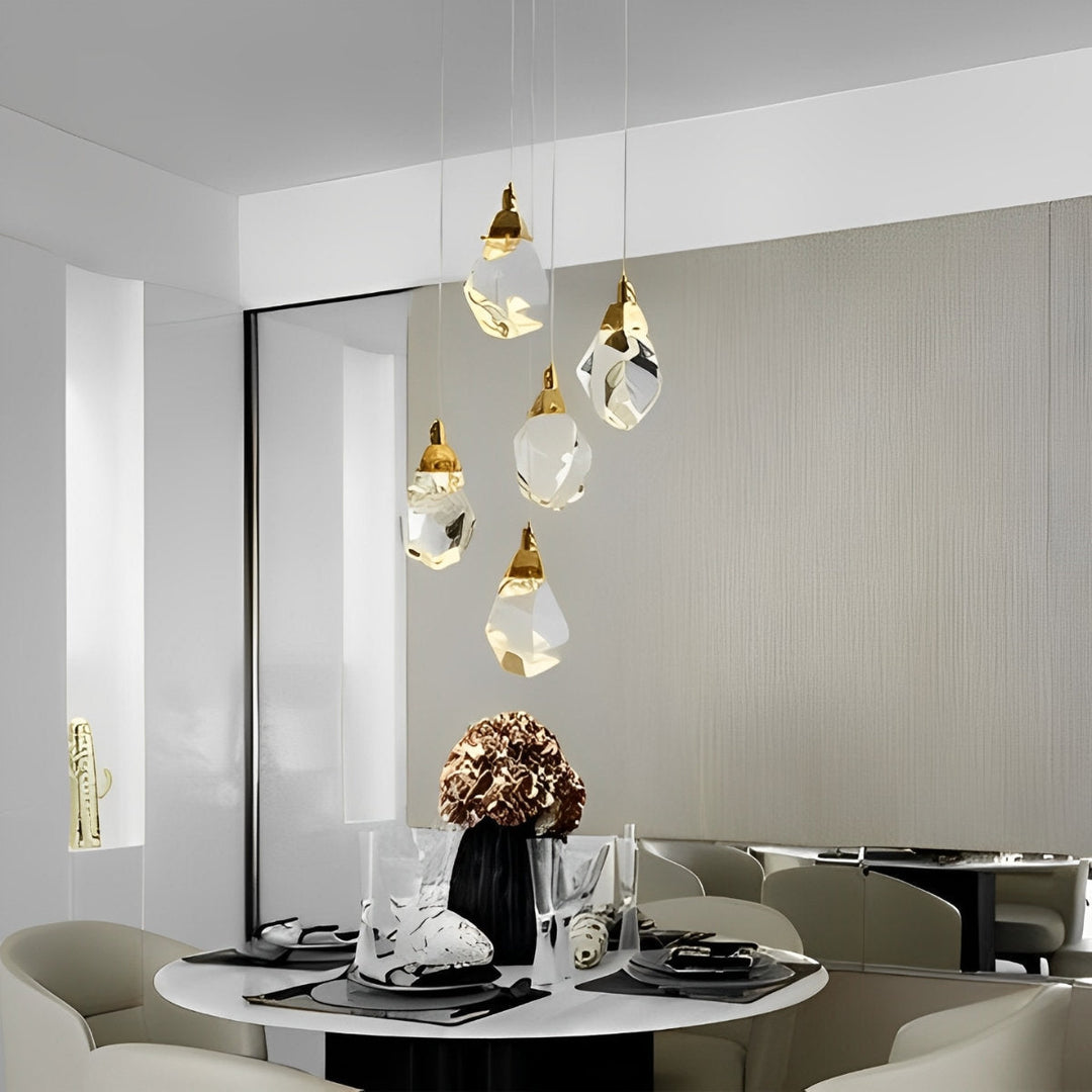 Candelabro espiral de cristal, perfecto para comedor. Estilo moderno y elegante.