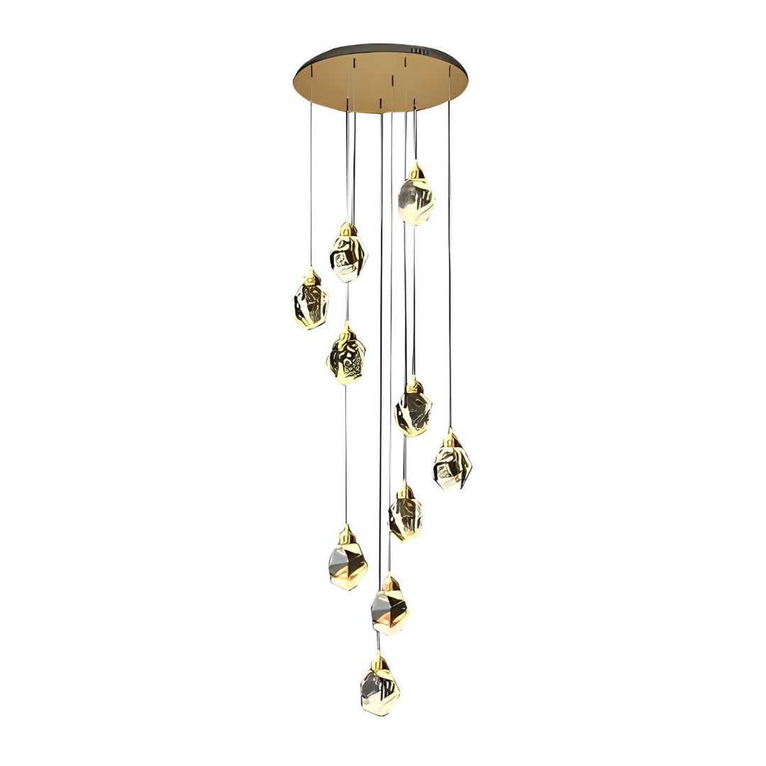 Decoración de lujo con lámpara colgante espiral. Cristal dorado para un hogar moderno.