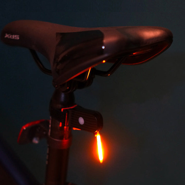 Accesorio de seguridad para bicicleta: luz trasera LED brillante. Mejora la visibilidad en carretera.