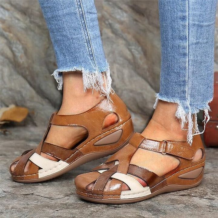 Sandalias de playa ortopédicas para mujer. Calzado cómodo y con estilo veraniego, perfecto para el sol.
