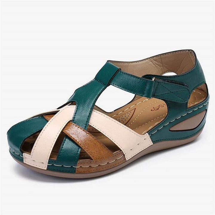 Sandalias de mujer con diseño ergonómico. Proporcionan soporte y confort duradero para tus pies en verano.
