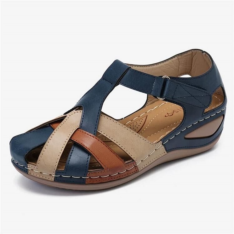 Sandalias ortopédicas modernas para mujer. Combinan estilo y soporte para un confort veraniego superior.